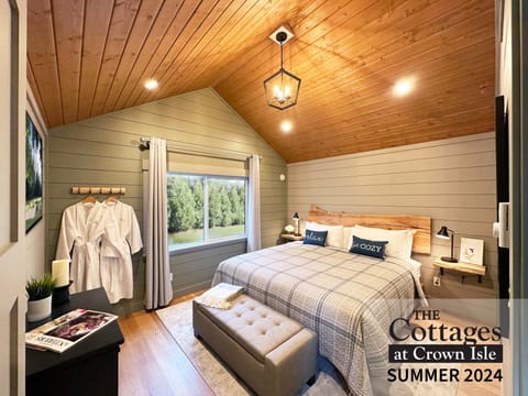 Comfort Cabin | Premium bedding, individually decorated, individually furnished