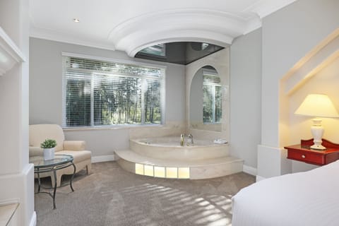 Suite, 1 Bedroom, Jetted Tub | Private spa tub