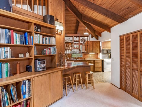 Bar Seating at the Kitchen Island - Open concept into the kitchen 
(no loft access)