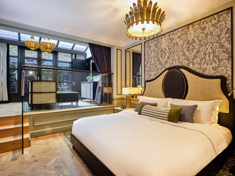 Suite (Garden) | Premium bedding, free minibar, in-room safe, desk