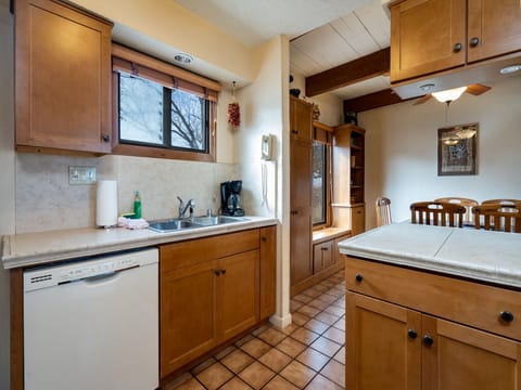 Condo, Multiple Beds, Fireplace, Mountain View (#31 - No Pets Allowed) | Private kitchen | Fridge, microwave, oven, stovetop