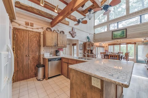 Cabin, Multiple Beds, Hot Tub | Private kitchen | Fridge, microwave, oven, stovetop