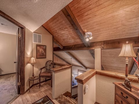 Cabin, 3 Bedrooms | Bathroom | Towels, toilet paper