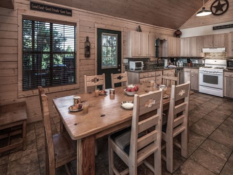 Cabin, 2 Bedrooms | Dining