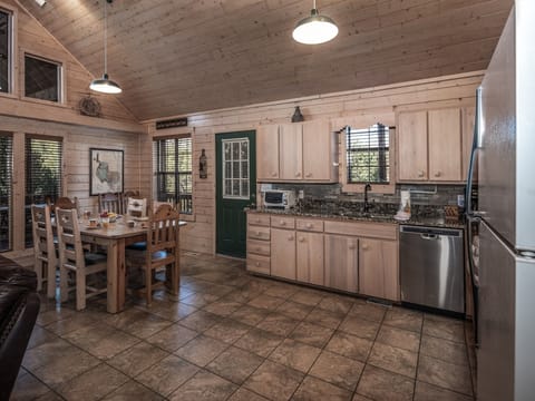 Cabin, 2 Bedrooms | Private kitchen | Fridge, microwave, oven, stovetop