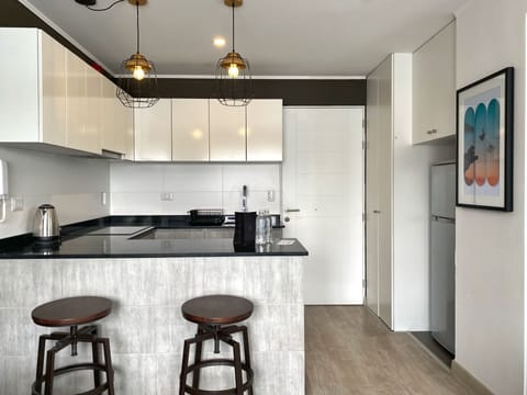 Apartment (520) | Private kitchen | Fridge, microwave, stovetop, electric kettle