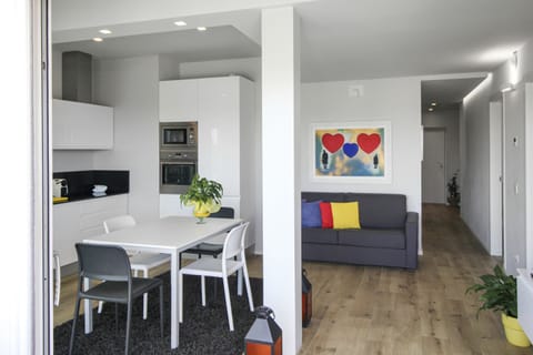 Deluxe Apartment, Ensuite, Mountain View | Lounge