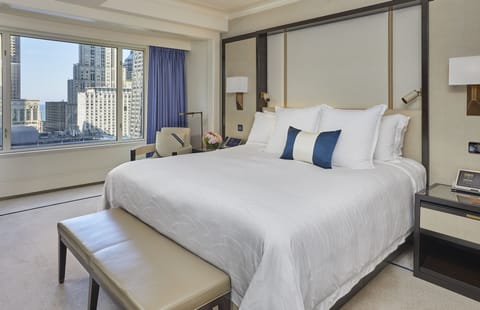 Premier Suite | Premium bedding, down comforters, pillowtop beds, minibar