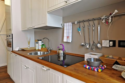 Studio | Private kitchen | Full-size fridge, microwave, oven, stovetop
