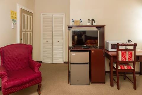 Deluxe Double Room | In-room safe, blackout drapes, iron/ironing board, free WiFi