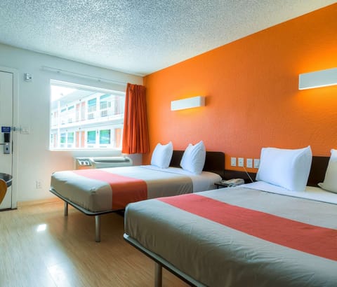 Premium Room, 2 Double Beds, Non Smoking, Refrigerator | Free WiFi, bed sheets