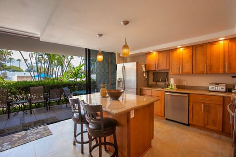 Suite, 2 Bedrooms, 2 Bathrooms | Private kitchen | Fridge, microwave, oven, stovetop