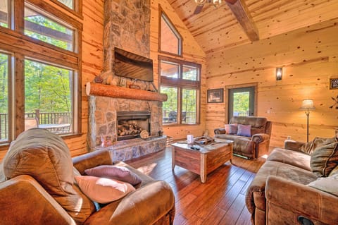 Broken Bow Vacation Rental | 3BR | 2BA | 2,200 Sq Ft | Step-Free Access