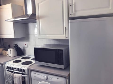 Apartment | Private kitchen | Fridge, microwave, oven, stovetop