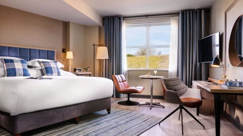 Superior King Room | Premium bedding, in-room safe, desk, iron/ironing board