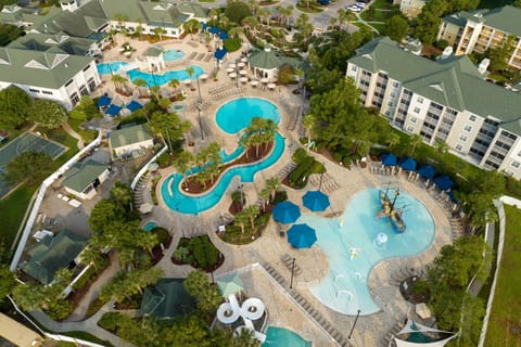 Indoor pool, 2 outdoor pools