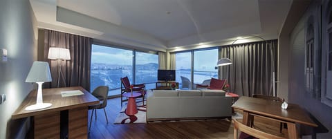 Suite, 1 King Bed, Marina View | Living room | Flat-screen TV