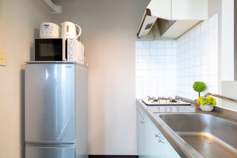 Nakano 602 | Private kitchenette | Fridge, microwave, stovetop, electric kettle