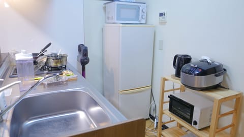 Hatsudai Japanese House | Private kitchen | Fridge, microwave, electric kettle, cookware/dishes/utensils