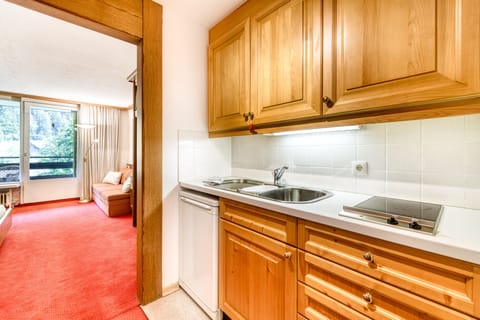 Studio (incl Cleaning Fee, City Tax & Laundry) | Private kitchen | Fridge, oven, stovetop, espresso maker