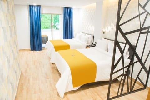 Deluxe Double Room | Premium bedding, minibar, in-room safe, individually decorated