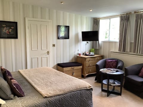 Superior Double Room, Ensuite | WiFi