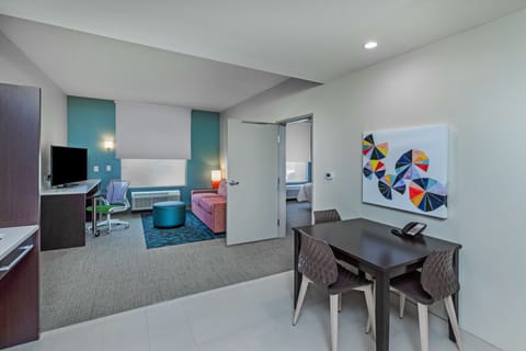 Suite, 1 King Bed, Accessible (Mobility & Hearing, Roll-in Shower) | Premium bedding, desk, laptop workspace, blackout drapes