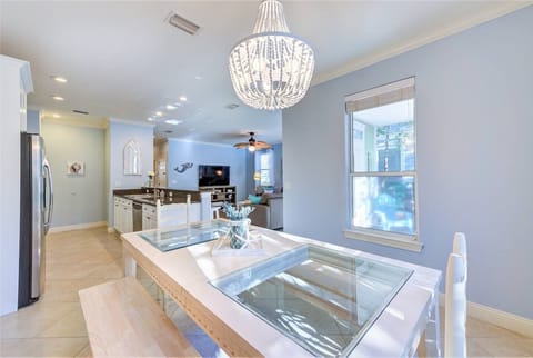 Gorgeous dining area