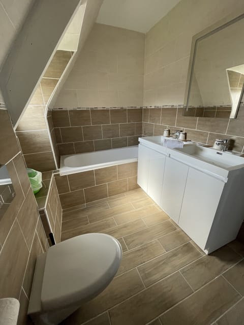 Superior Room, Sea View, Oceanfront | Bathroom | Free toiletries, hair dryer, towels, soap