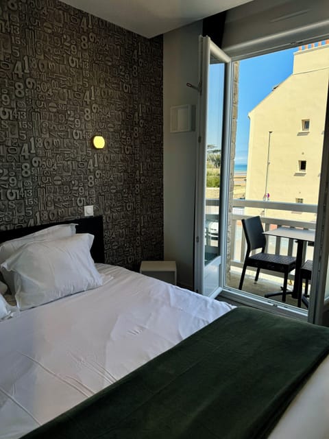 Comfort Double Room, 1 Queen Bed, Sea View, Oceanfront | Premium bedding, desk, soundproofing, free WiFi