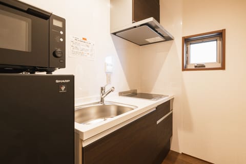 Superior B Non-Smoking | Private kitchenette | Fridge, microwave, stovetop, cookware/dishes/utensils