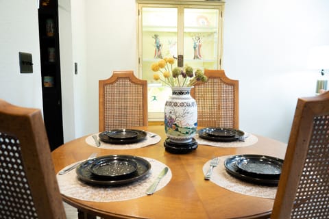 Dinner Table seats 4, Plus 2 Barstool seats Breakfast bar area on the kitchen.