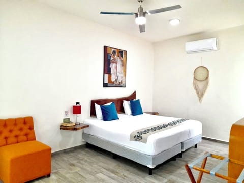 Standard Room, 1 King Bed | Free WiFi, bed sheets