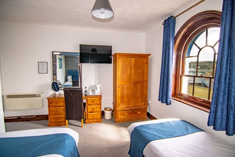 Standard Twin Room, Ensuite, River View