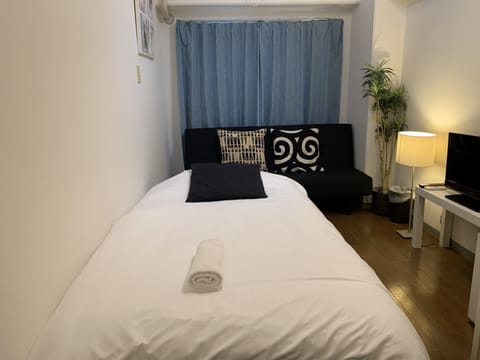 Apartment, Non Smoking | Desk, iron/ironing board, free WiFi, bed sheets