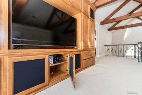 Second Level Loft, Smart TV with playstation and games