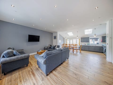 Open plan living space | Cor Tarw - Vale of Llangollen Farm Cottages, Trevor, near Llangollen