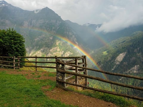 Highland, Nature, Sky, Natural Landscape, Mountainous Landforms, Mountain, Hill Station, Pasture, Hill