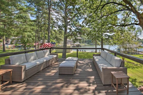 Hot Springs Vacation Rental | 4BR | 2BA | 1,935 Sq Ft | Stair Required for Entry