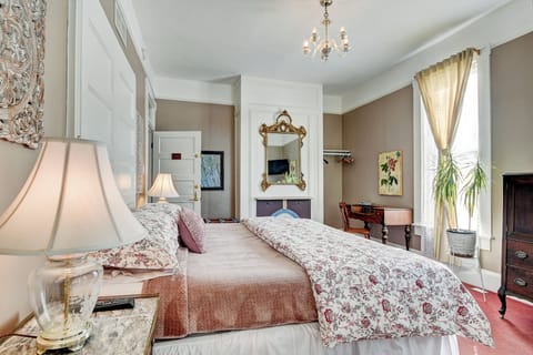 Frederick Premium Suite | Premium bedding, individually decorated, individually furnished