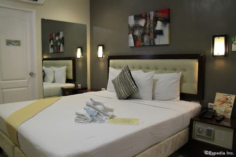 Standard Room | Memory foam beds, minibar, in-room safe, blackout drapes