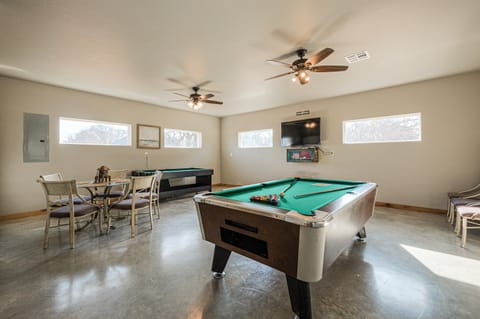 8 ball, anyone?