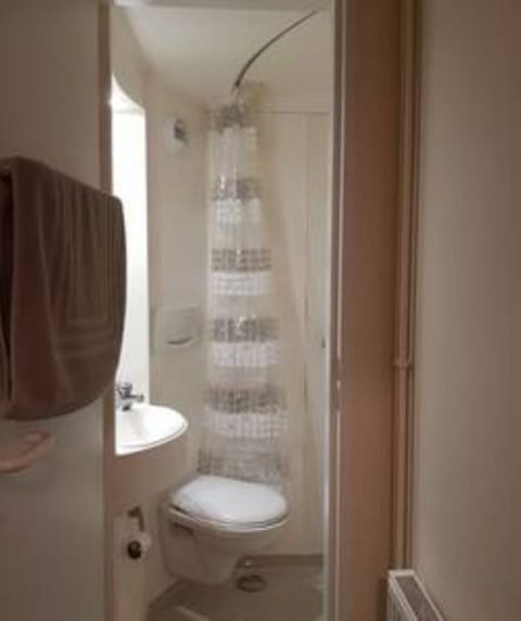 Deluxe Apartment, Shared Bathroom (Apartment 1) | Bathroom