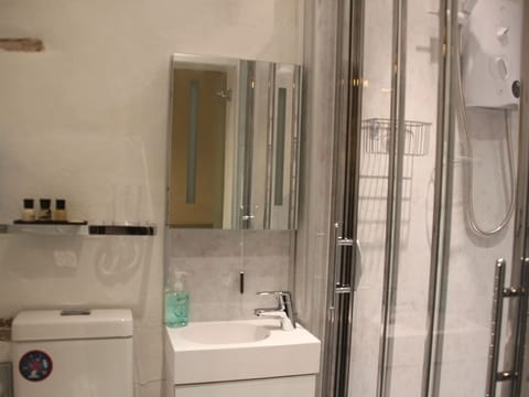 Single Room, Ensuite | Bathroom