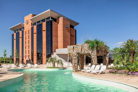 Outdoor pool, pool umbrellas