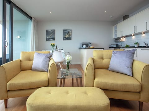 Open plan living space | Ocean Serenity, Westward Ho!