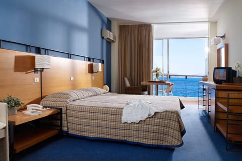 Superior Double or Twin Room, 2 Twin Beds, Sea View | View from room