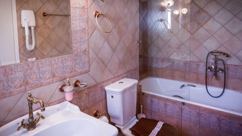 Superior Room, Balcony, Sea View | Bathroom | Bathtub, free toiletries, hair dryer, slippers