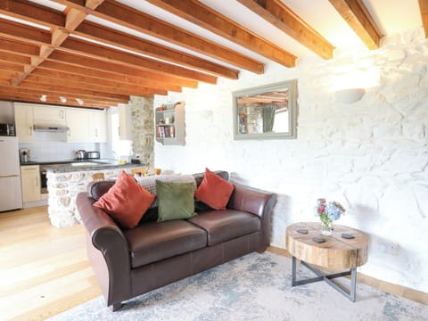 Cottage | Living area