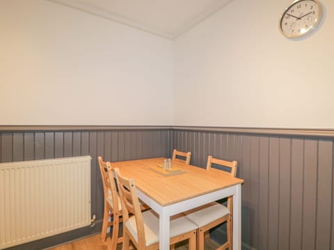 Cottage | 2 bedrooms, individually decorated, individually furnished, free WiFi